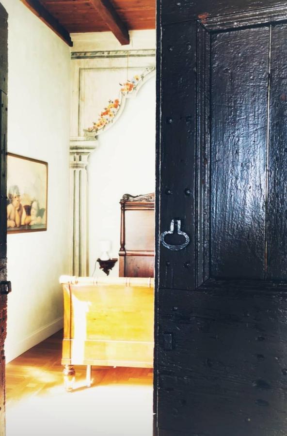 B&B Dimora Delle Donnole Bergamo Alta Bagian luar foto