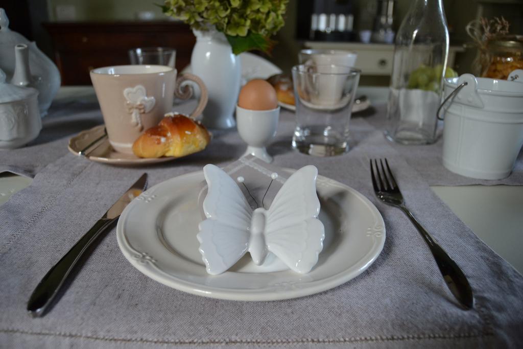 B&B Dimora Delle Donnole Bergamo Alta Bagian luar foto
