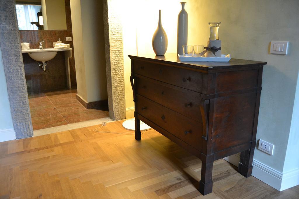 B&B Dimora Delle Donnole Bergamo Alta Ruang foto