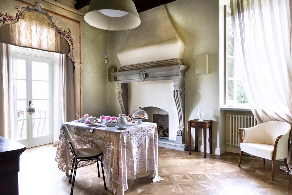 B&B Dimora Delle Donnole Bergamo Alta Ruang foto