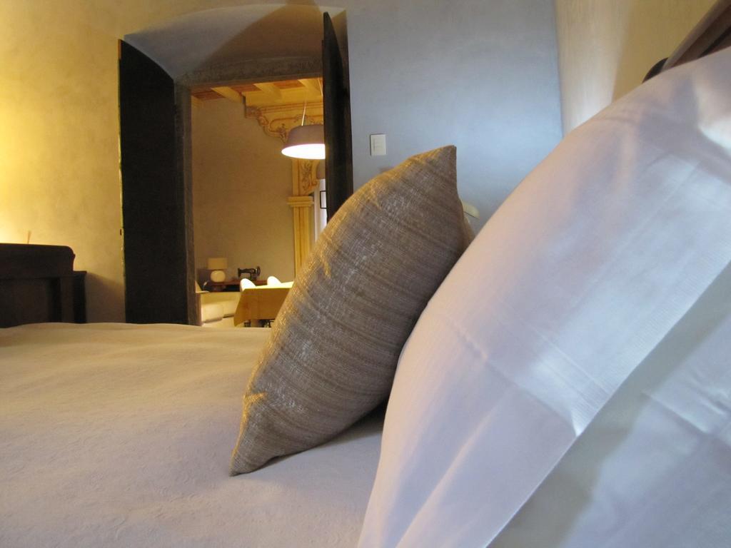 B&B Dimora Delle Donnole Bergamo Alta Bagian luar foto